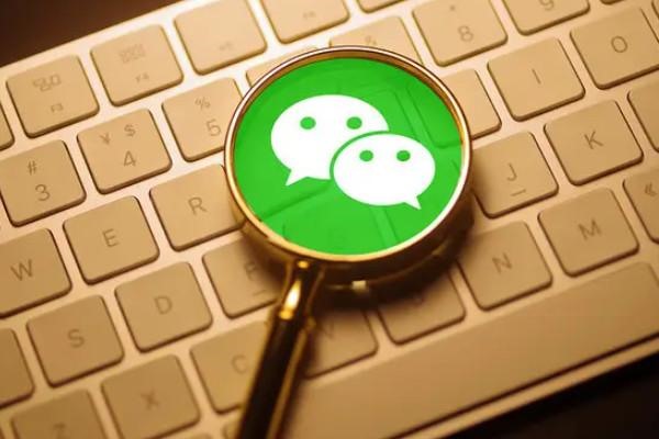 出租车司机为什么不用车上贴的码收款，用自己的微信支付宝收款？